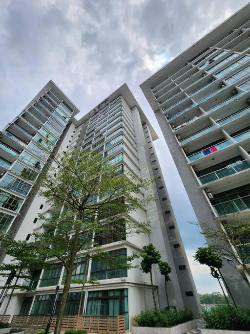 2-4 Pax Spacious Living @ Mount Austin, Jb #02 Джохор-Бару Экстерьер фото